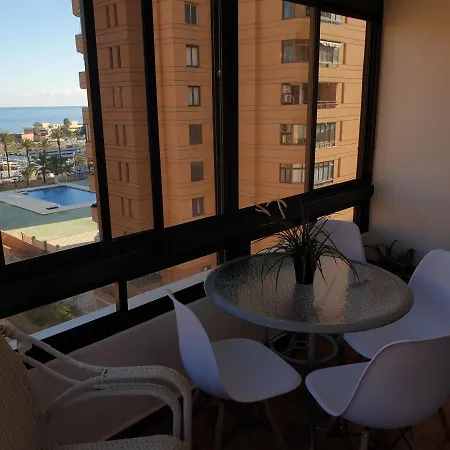 アパート Apartamento Palmeras Frontal Al Mar フエンヒロラ